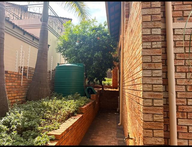 4 BEDROOM HOUSE FOR SALE IN CASHAN